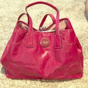 Coach bag in fuchsia pink leather